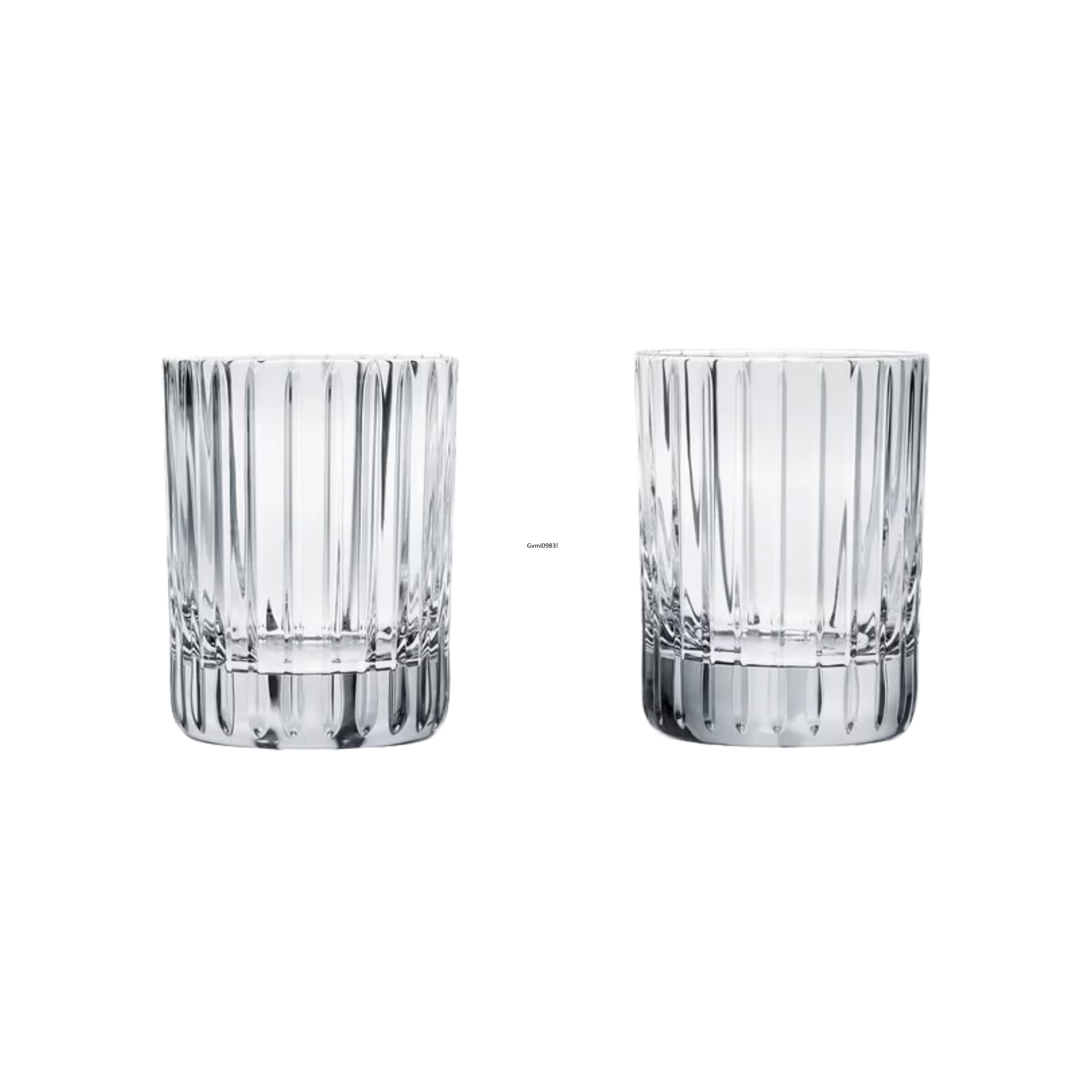 כוס קריסטל Harmonie M מבית Baccarat עם חיתוכים אנכיים בעיצוב ליניארי אלגנטי
