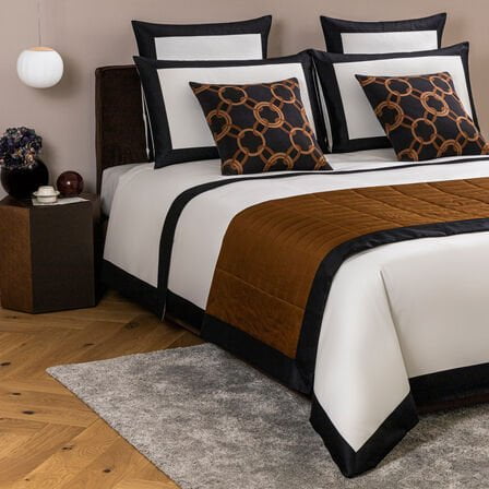 Luxury Chains - Decorative Pillow Black-Chestnut, 50X50