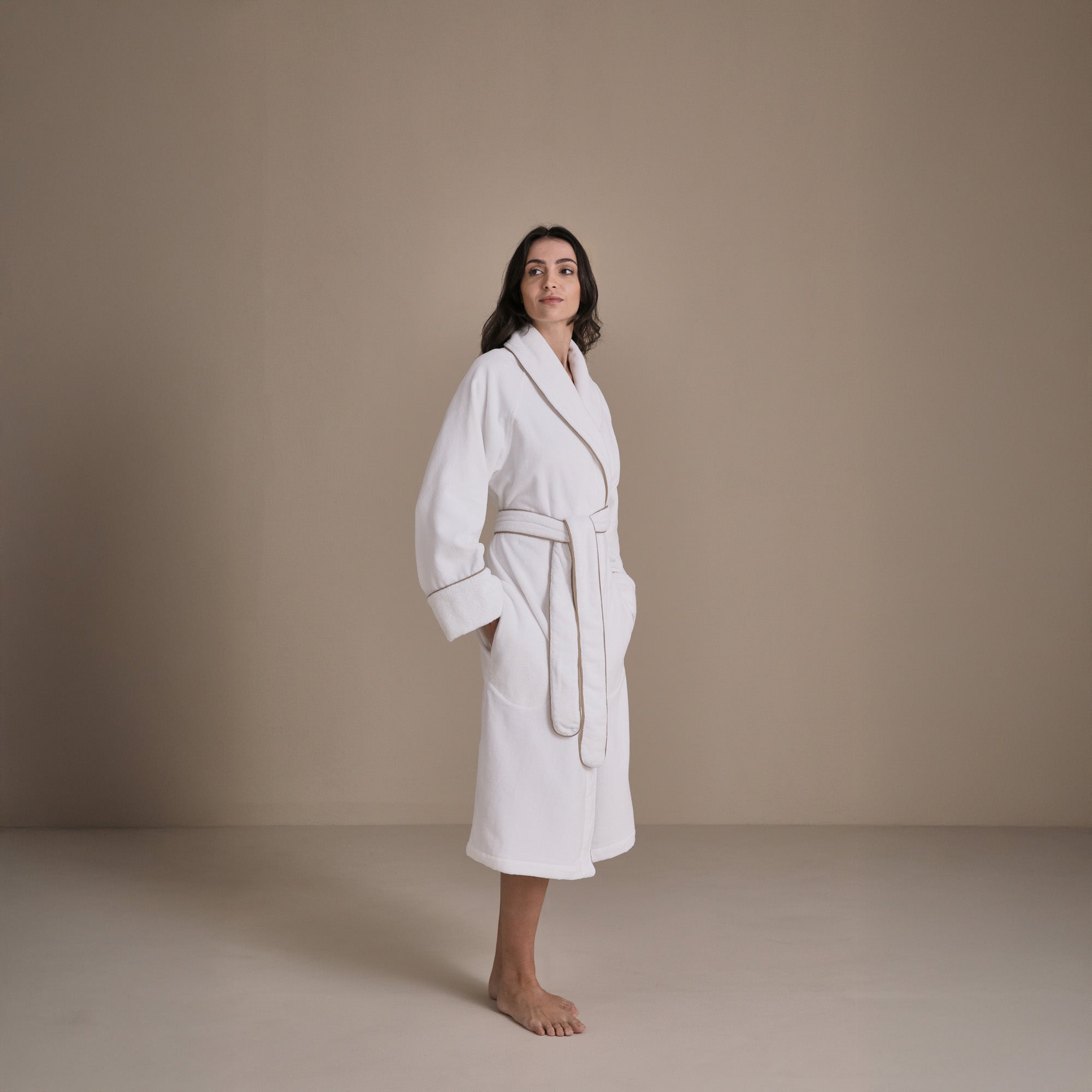 Continental Bathrobe, White/Licorice