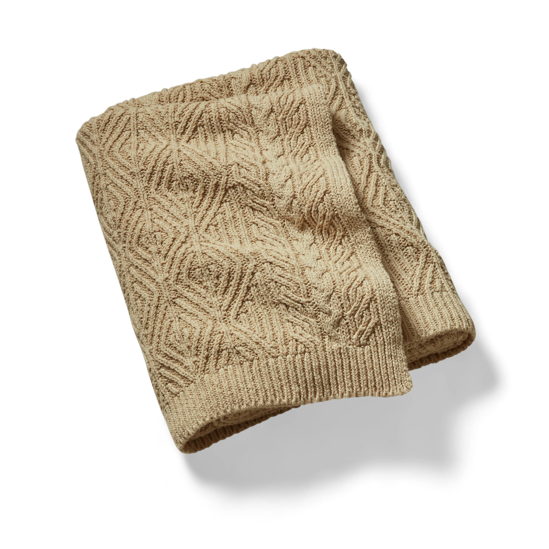 DARK CREAM THROW