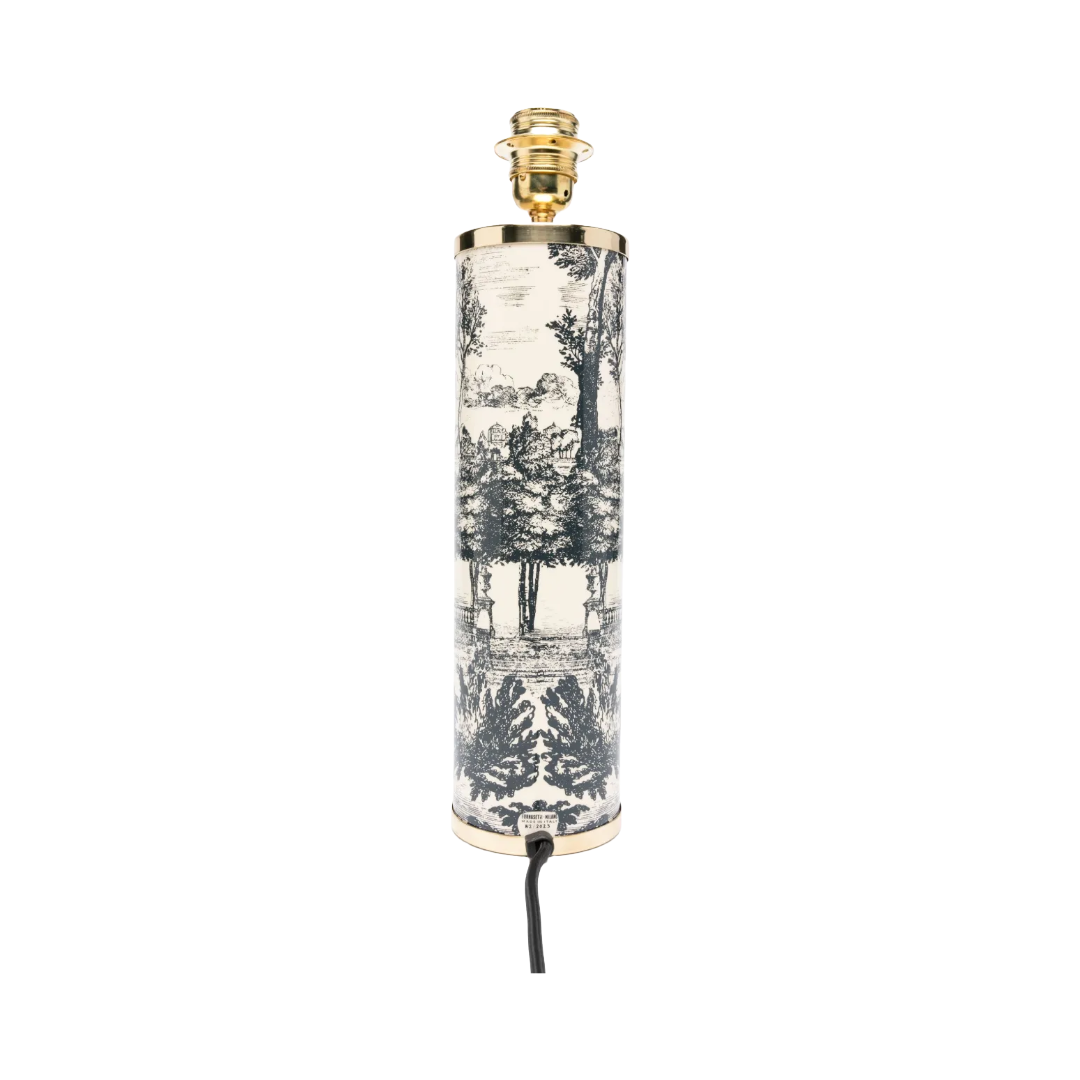 בסיס מנורת שולחן Giardino Settencentesco מבית Fornasetti בעיצוב חדשני ואמנותי