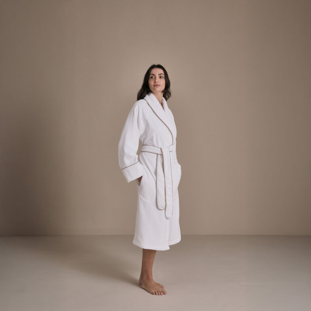 Continental Bathrobe White-Licorice