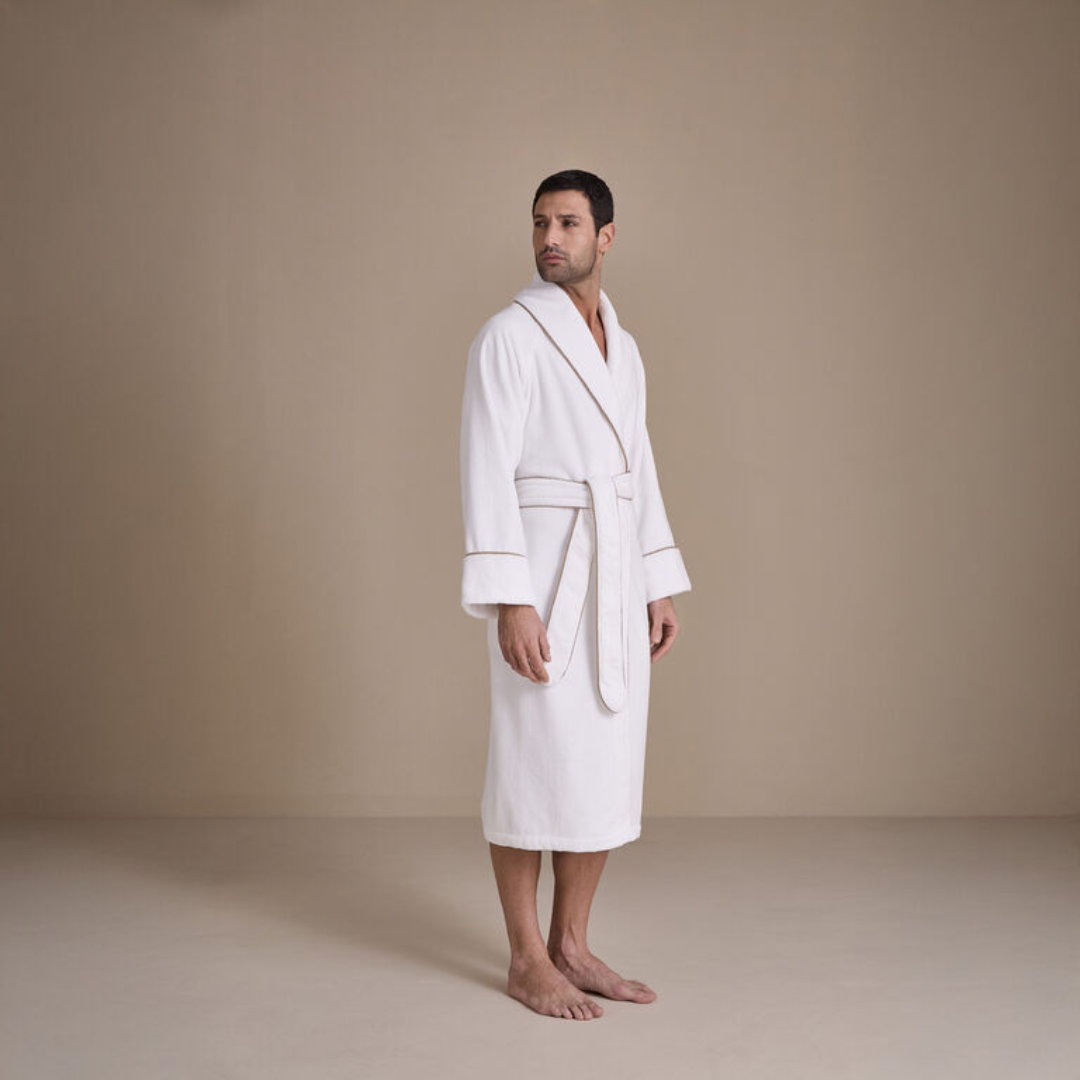 Continental Bathrobe White-Licorice