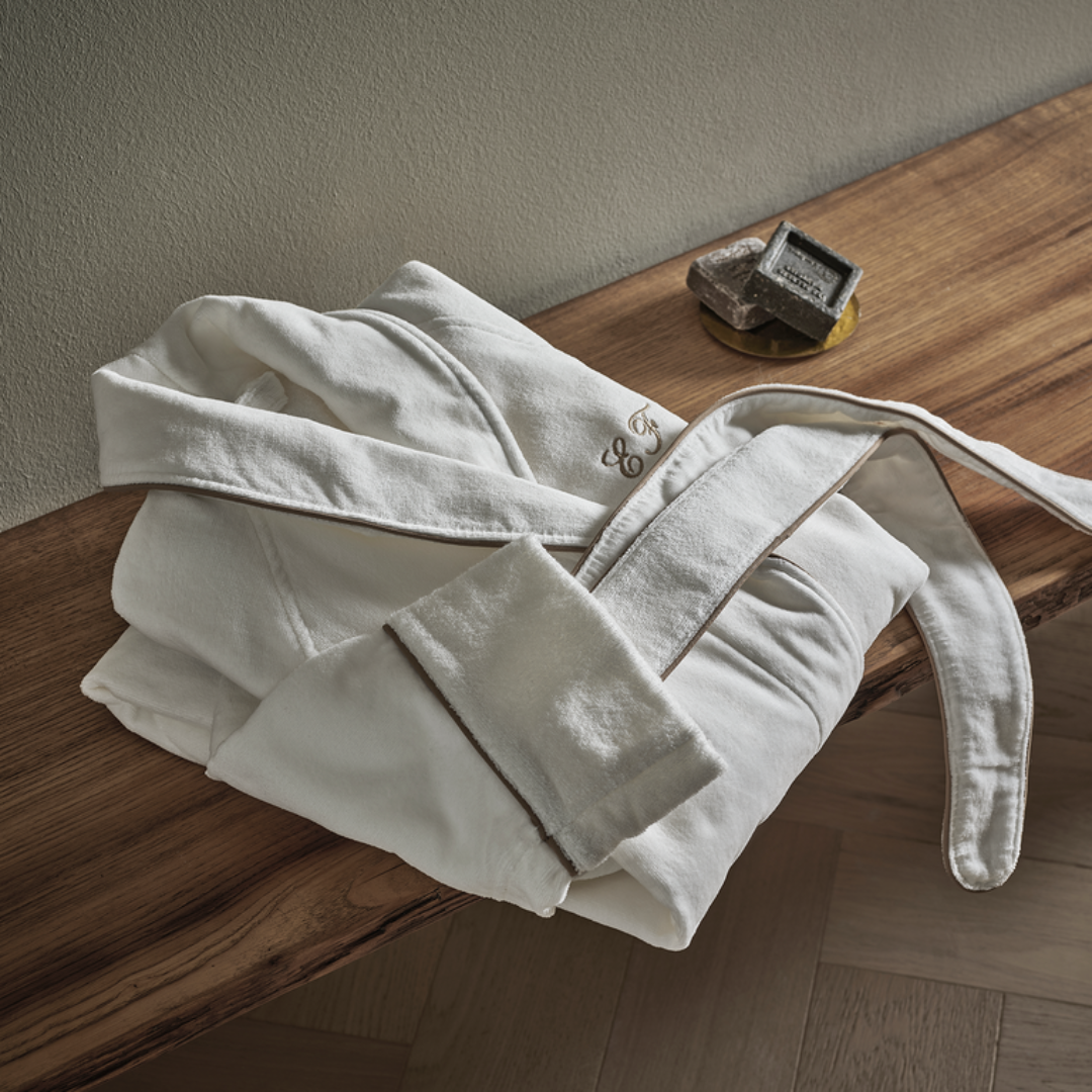 Continental Bathrobe White-Licorice